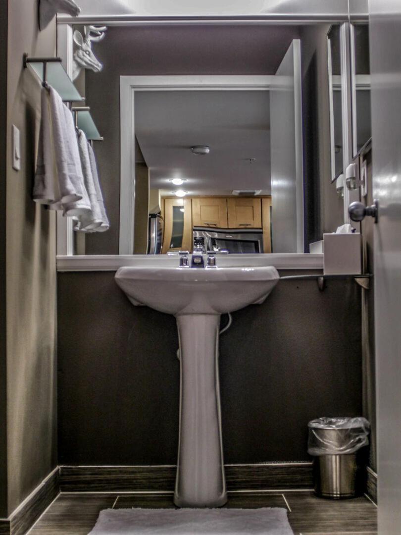 Penthouse Suite Downtown, Top Floor 4 Beds, 2Baths Seattle Exterior photo