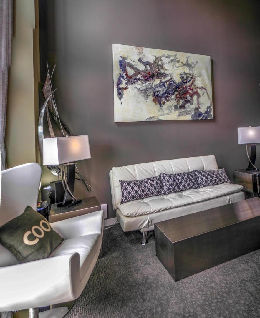 Penthouse Suite Downtown, Top Floor 4 Beds, 2Baths Seattle Exterior photo