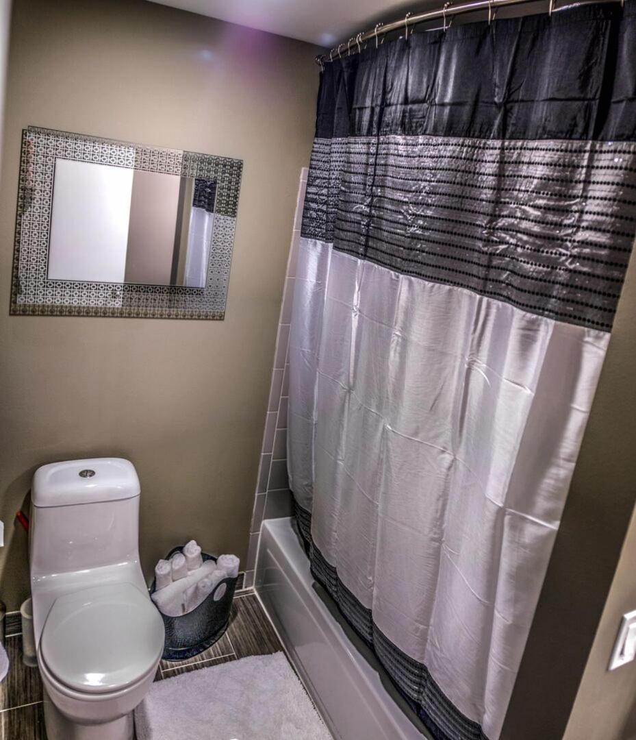 Penthouse Suite Downtown, Top Floor 4 Beds, 2Baths Seattle Exterior photo